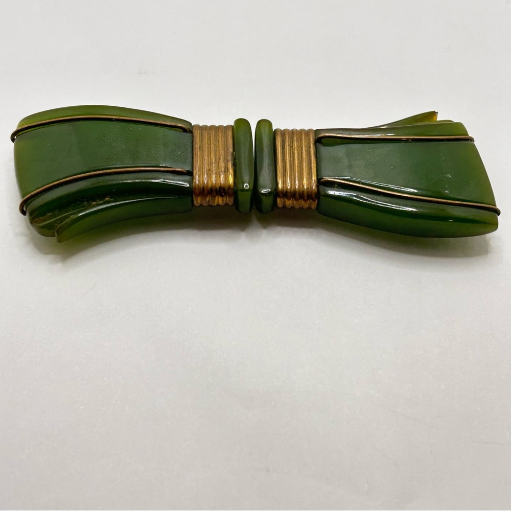 Vintage Green and Gold Bow Lucite Celluloid Belt Buckle